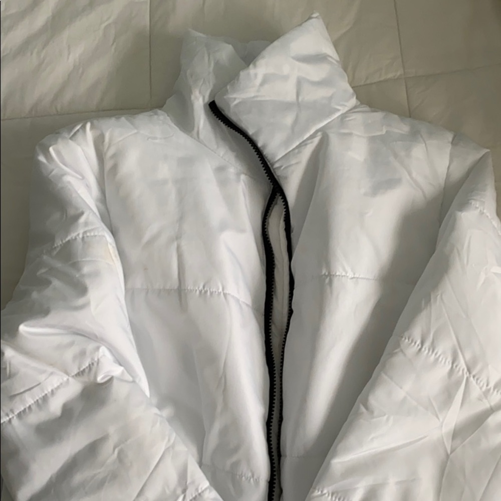 White puffer crop jacket